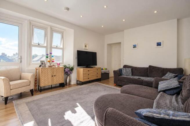 **Hillside Apartment**Fantastic Coastal Views*Master Bedroom with Balcony & En Suite**Secure Allocated Parking** photo 4