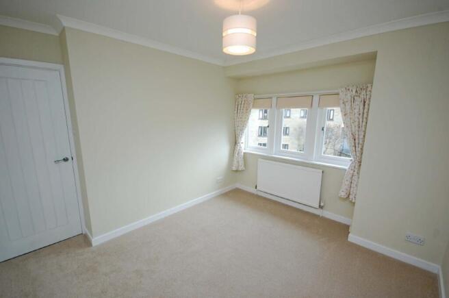 3 bed Semi-Detached to rent Image 8