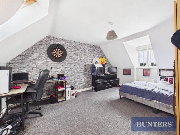 5 bed Detached for sale Image 11