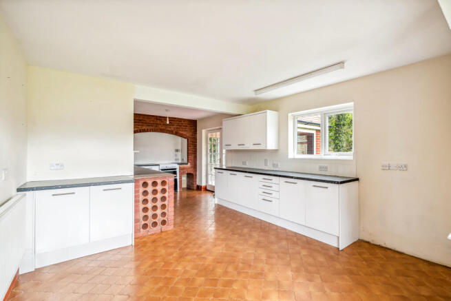 Swinnow Lodge, Kettlethorpe Road, Fenton, Lincoln, Lincolnshire, LN1 2ER photo 4