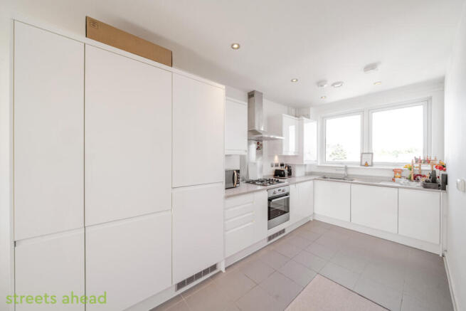 ff0023ae-0f74-421...