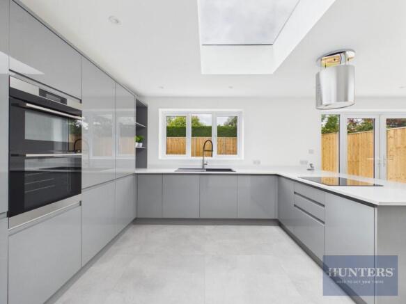 Kitchen / Dining Area