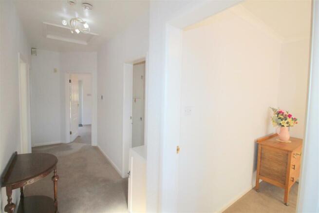 Hesketh Road, 14 - Hallway 1.JPG