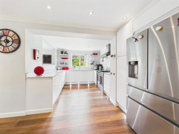 3 bed Detached for sale Image 4