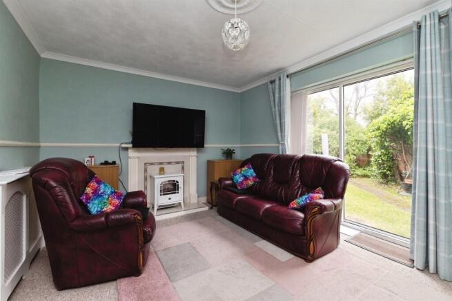 4 bed Semi-Detached for sale Image 7