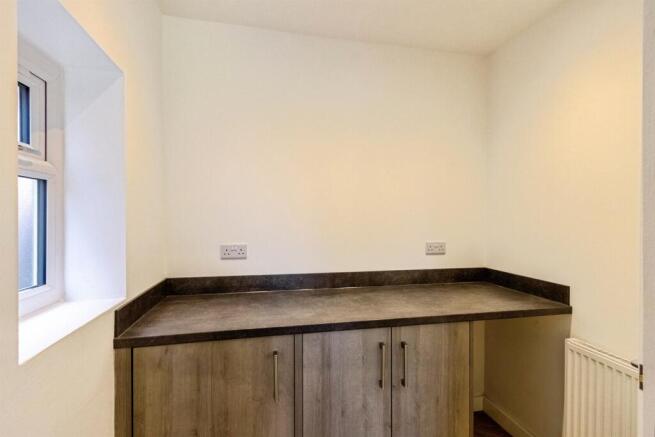 3 bed Semi-Detached for sale Image 6