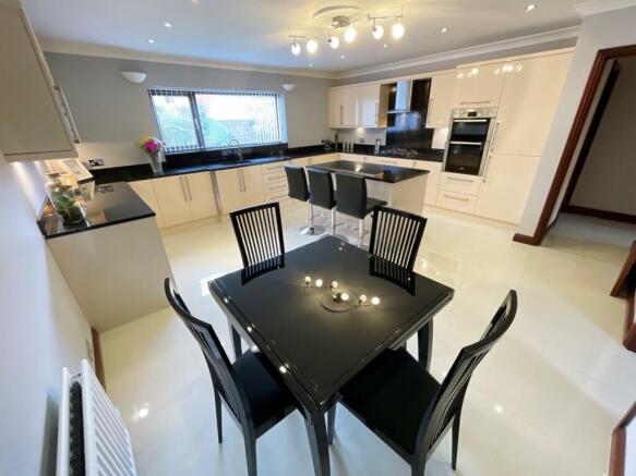 KITCHEN-DINER