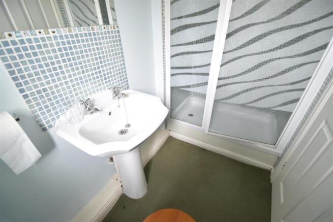 Ensuite.JPG