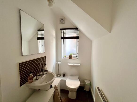 4 bed Semi-Detached for sale Image 5