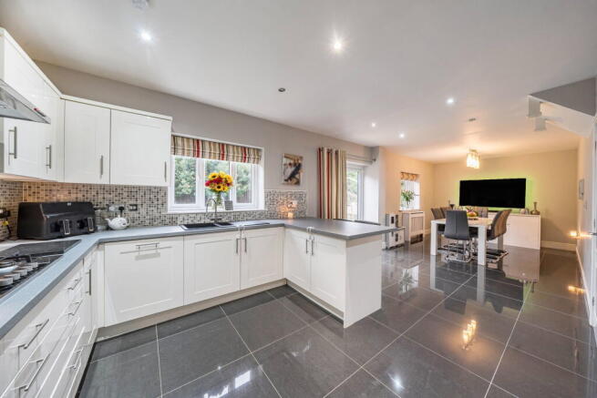Hawthorn Close, Barleythorpe, Oakham photo 4