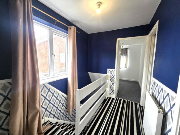 3 bed Semi-Detached to rent Image 12