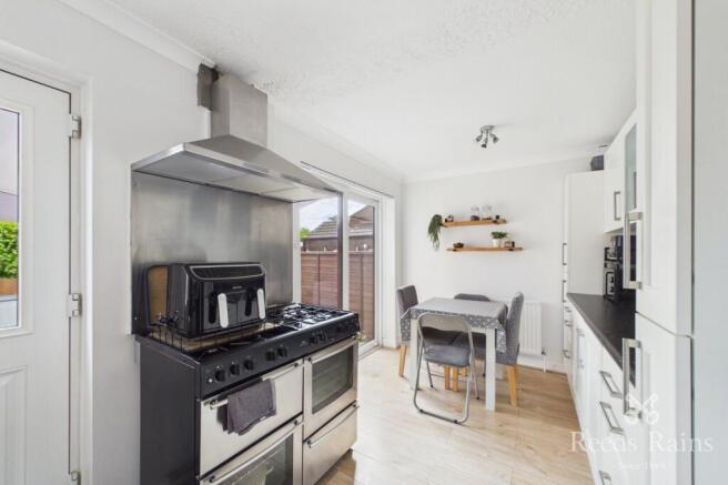 3 bed Semi-Detached for sale Image 4