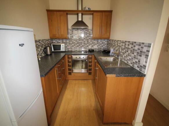 2 bed Flat to rent Image 5