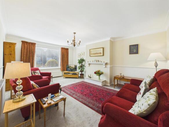 Lounge 2.jpg