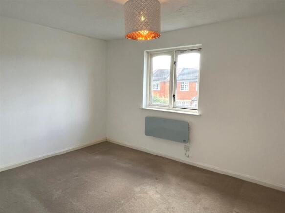 7 Waverly PlaceThe Ridings Paddock WoodKent photo 4