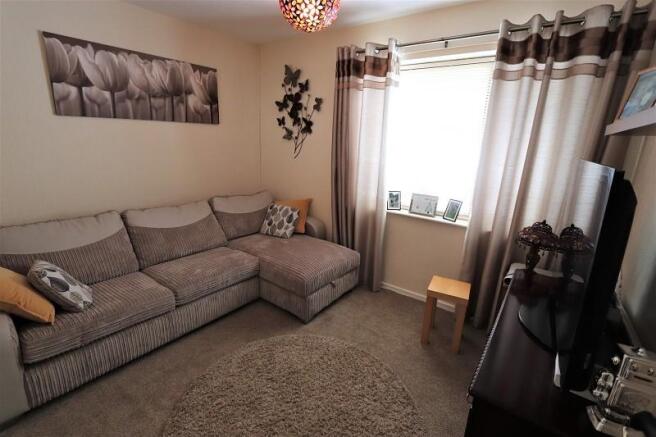 Dining Room/Bedroom 4