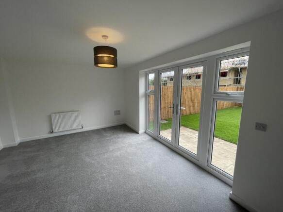 3 bed Semi-Detached to rent Image 6