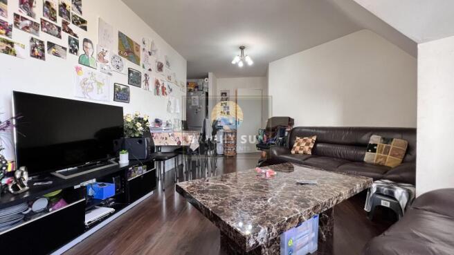 Living room pic 3.jpeg