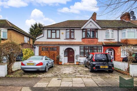 Lancing Gardens, London, N9