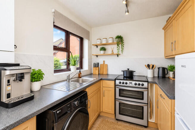 Hilmanton Road, Lower Earley, RG6 photo 3