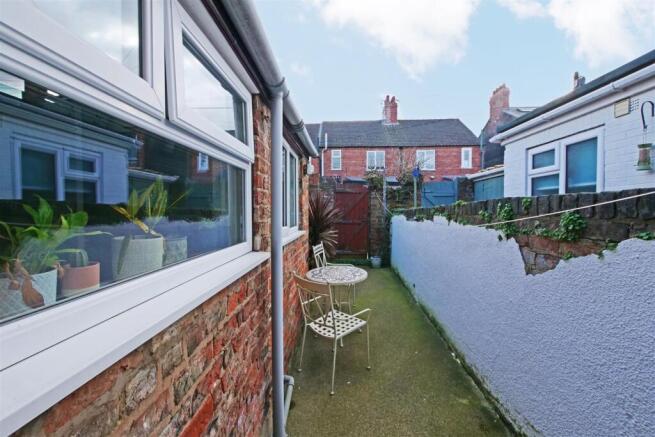 2 bed Terraced for sale Image 5