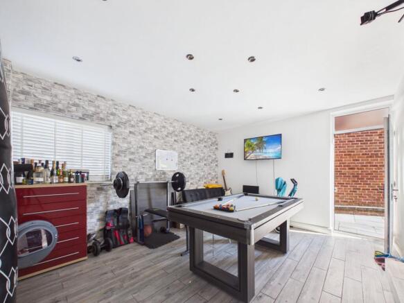 4 bed Semi-Detached for sale Image 12