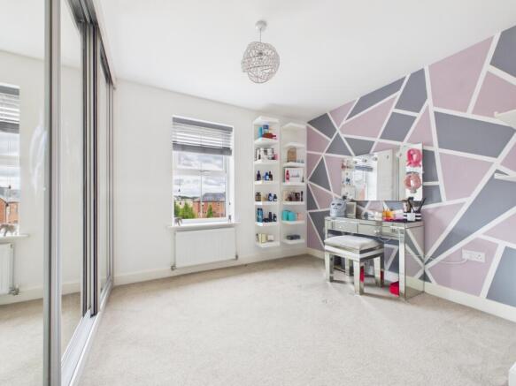 4 bed Semi-Detached for sale Image 12