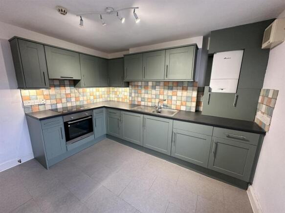 Kitchen / Diner (2/2)