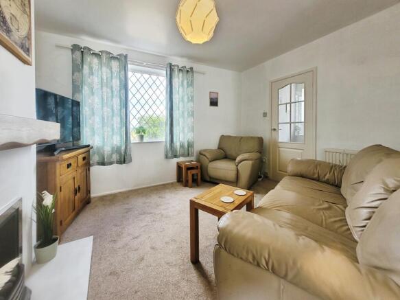 2 bed Semi-Detached for sale Image 6