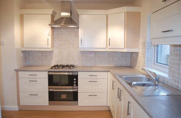 FITTED KITCHEN