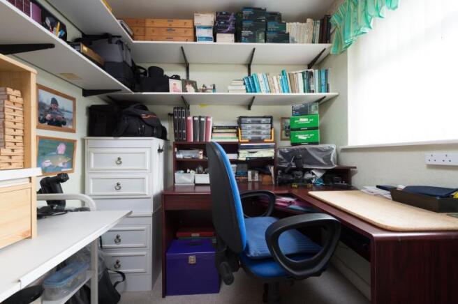 Bedroom 3/Study