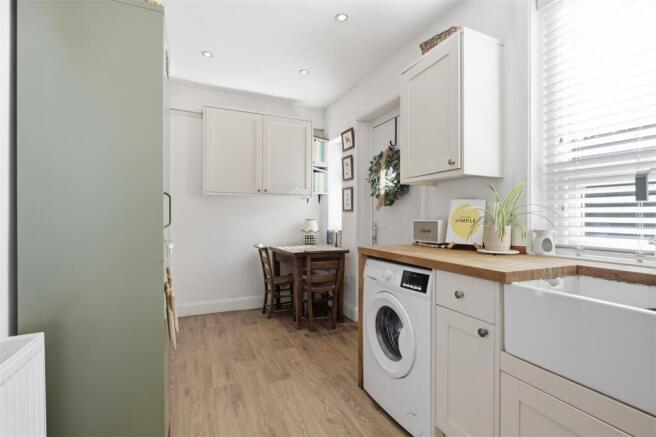 2 bed Terraced for sale Image 6