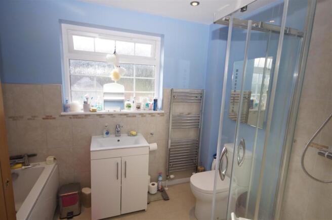 Bathroom.JPG
