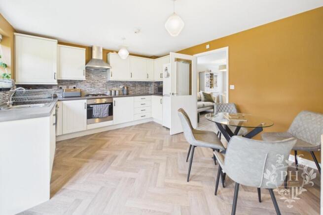 4 bed Detached for sale Image 4