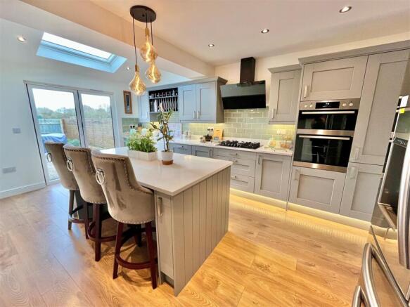 Kitchen - image three.jpg