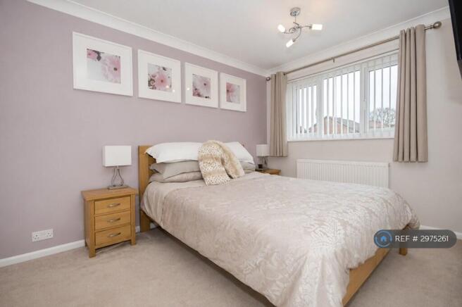 3 bed Semi-Detached to rent Image 6