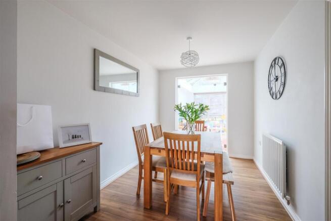 5 bed House for sale Image 4