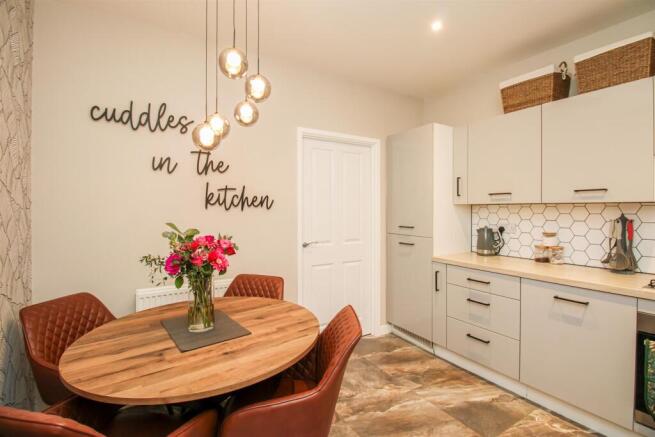 2 bed Town House for sale Image 8
