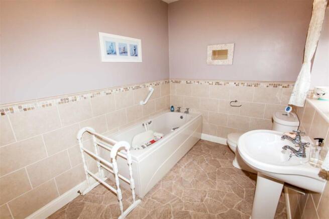 5 Morven Ave (14).jpg
