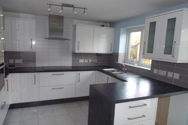 Kitchen / Dining Roo