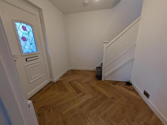 3 bed Semi-Detached to rent Image 8