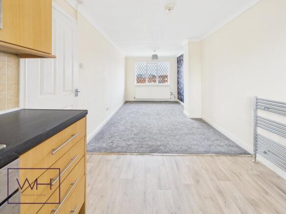 CAM04980G0-PR0121-ST