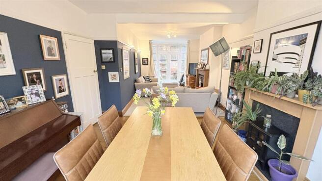 Open Plan Living/Dining Area