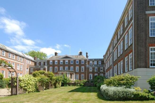 2 bed flat to rent Cannon Hill, London N14