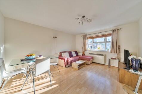 Molyneux Drive, Tooting, London, SW17