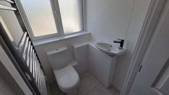 3 bed Semi-Detached to rent Image 7
