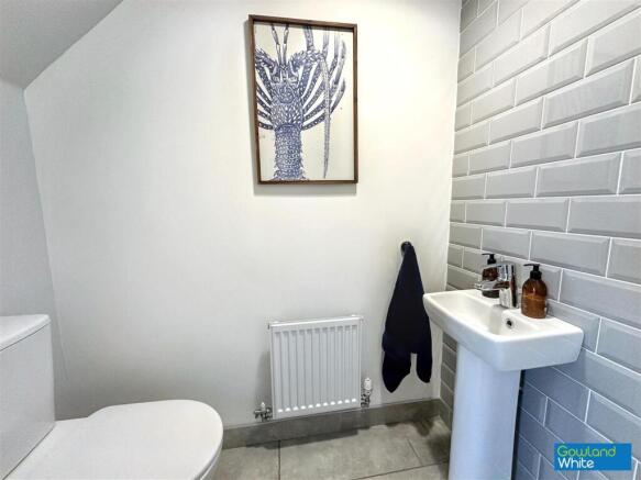 4 bed Detached for sale Image 10