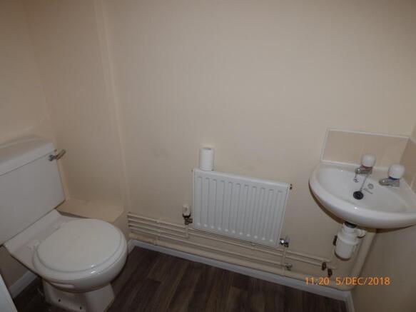 downstairs wc.JPG