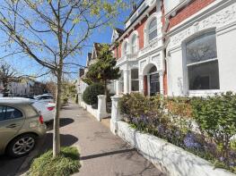 Flat 4, 2, Eaton Villas, Hove BN3 3TB