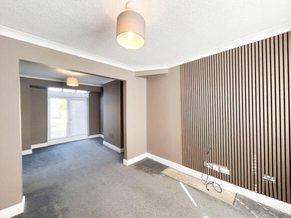 Lounge/Dining
